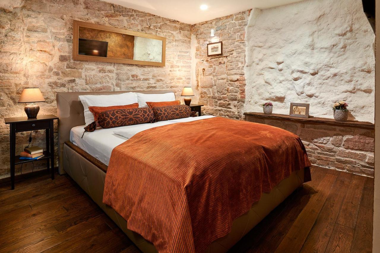 Rustic Apartments Sv Frane In The Old Town Šibenik Eksteriør billede