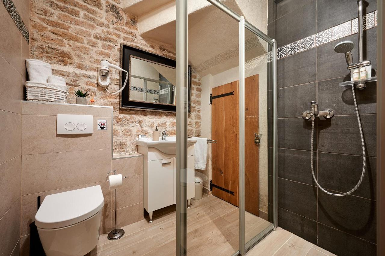 Rustic Apartments Sv Frane In The Old Town Šibenik Eksteriør billede