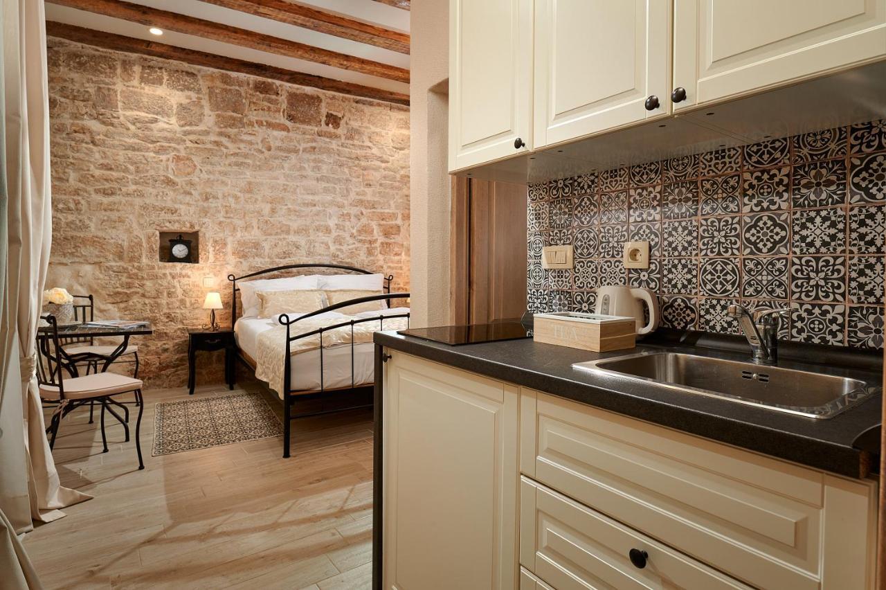 Rustic Apartments Sv Frane In The Old Town Šibenik Eksteriør billede