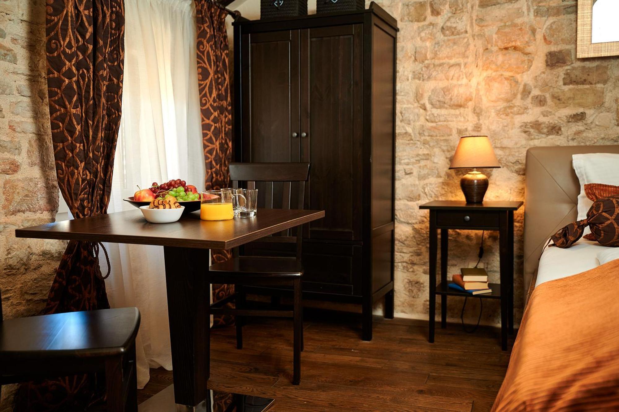 Rustic Apartments Sv Frane In The Old Town Šibenik Eksteriør billede