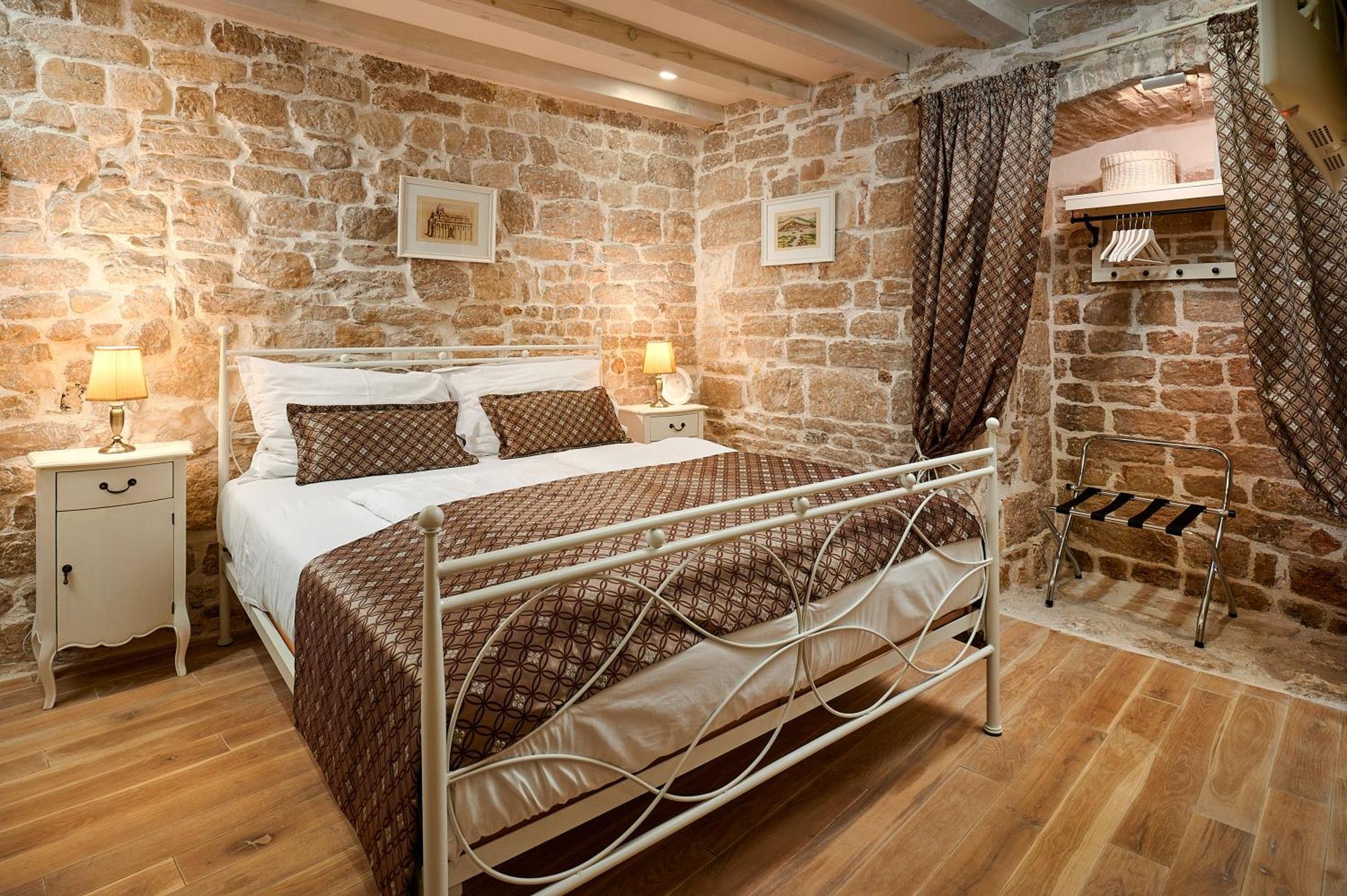 Rustic Apartments Sv Frane In The Old Town Šibenik Eksteriør billede